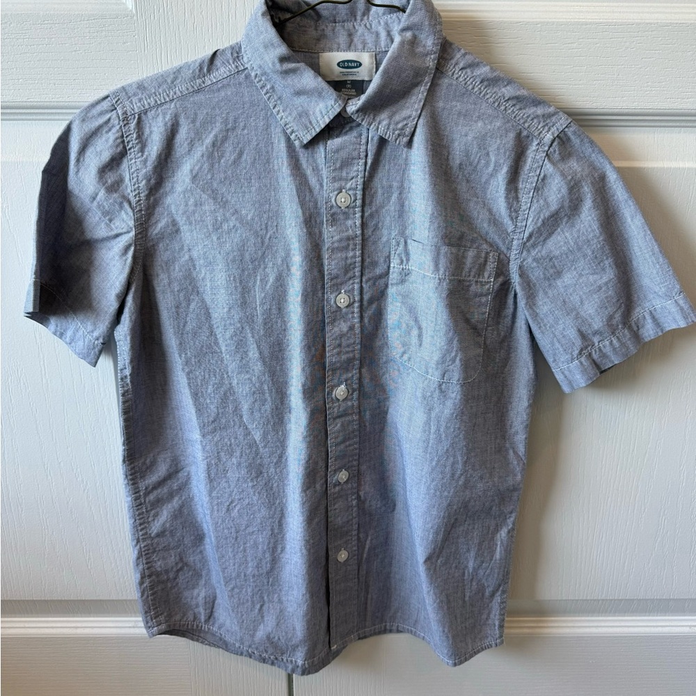 Boys Old Navy dark gray short sleeved button down shirt size medium (8)